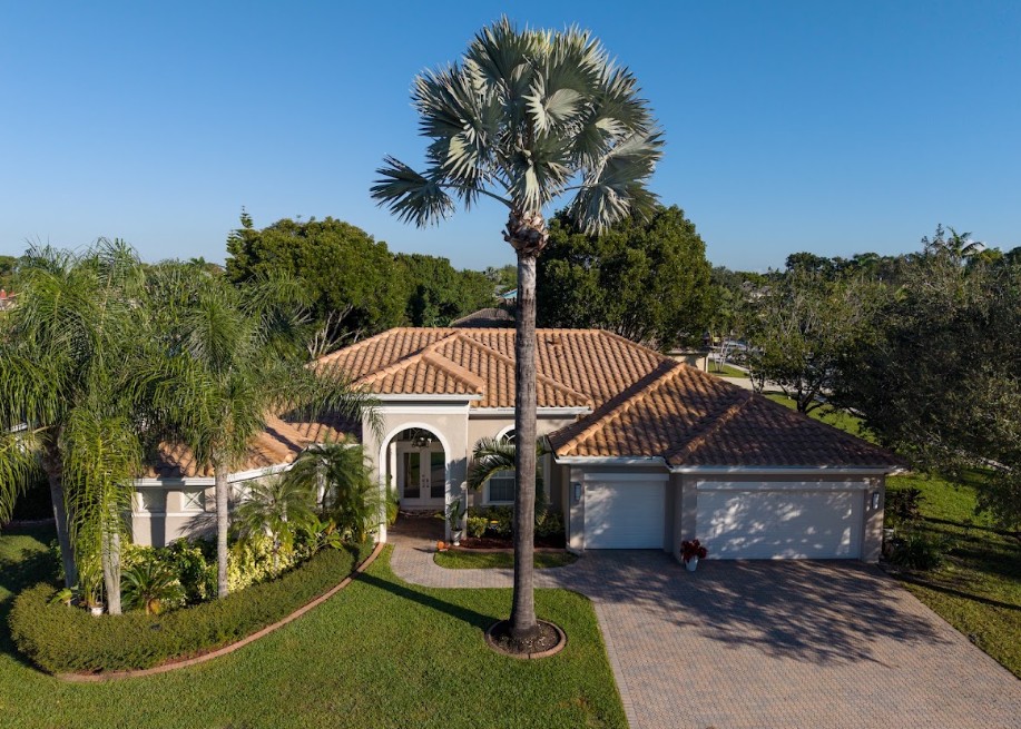 How to Navigate HOA Approval for a Roof Replacement in West Palm Beach
